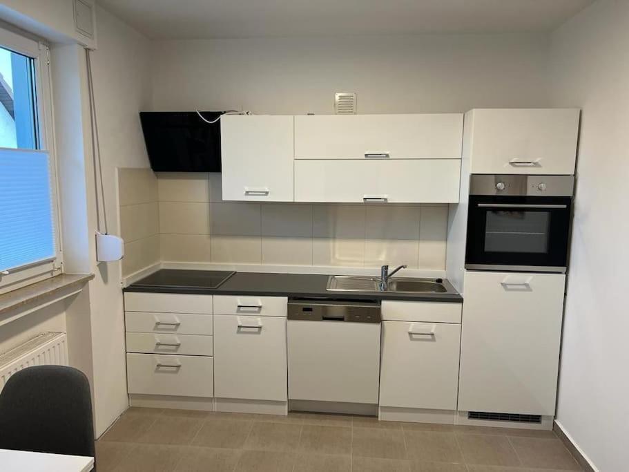לובקה Eine Modern Renovierte Wohnung Mit Balkonterrasse. מראה חיצוני תמונה