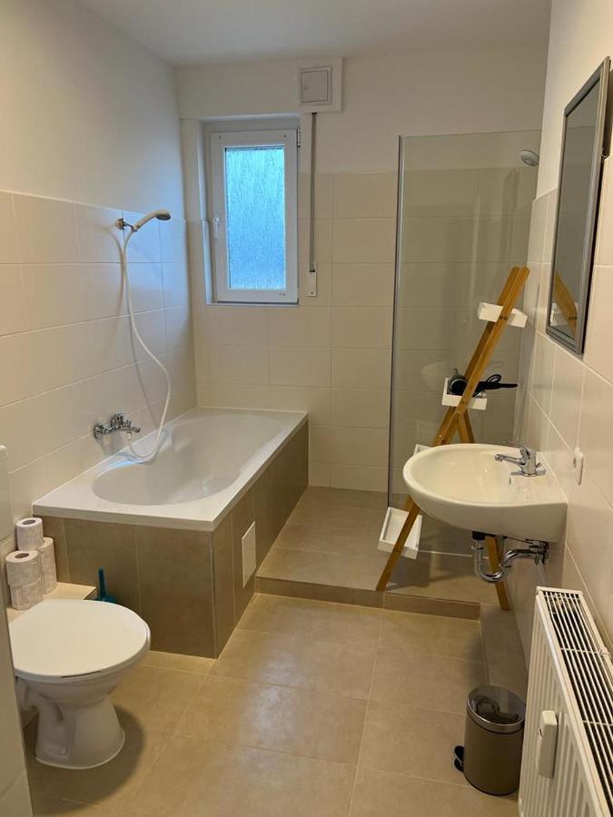 לובקה Eine Modern Renovierte Wohnung Mit Balkonterrasse. מראה חיצוני תמונה